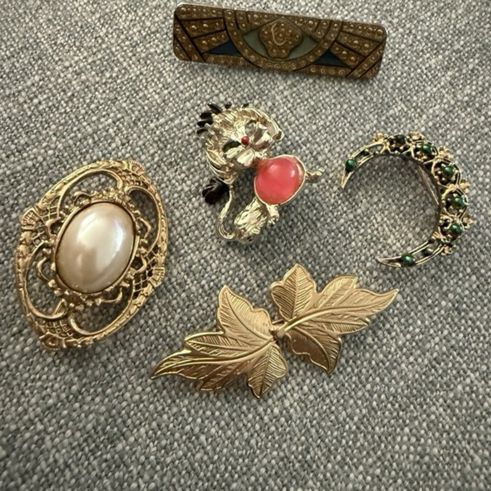 Vintage 5 Pieces‎ Costume Jewelry Brooches Pins Rhinestone Moon Dog Geometric